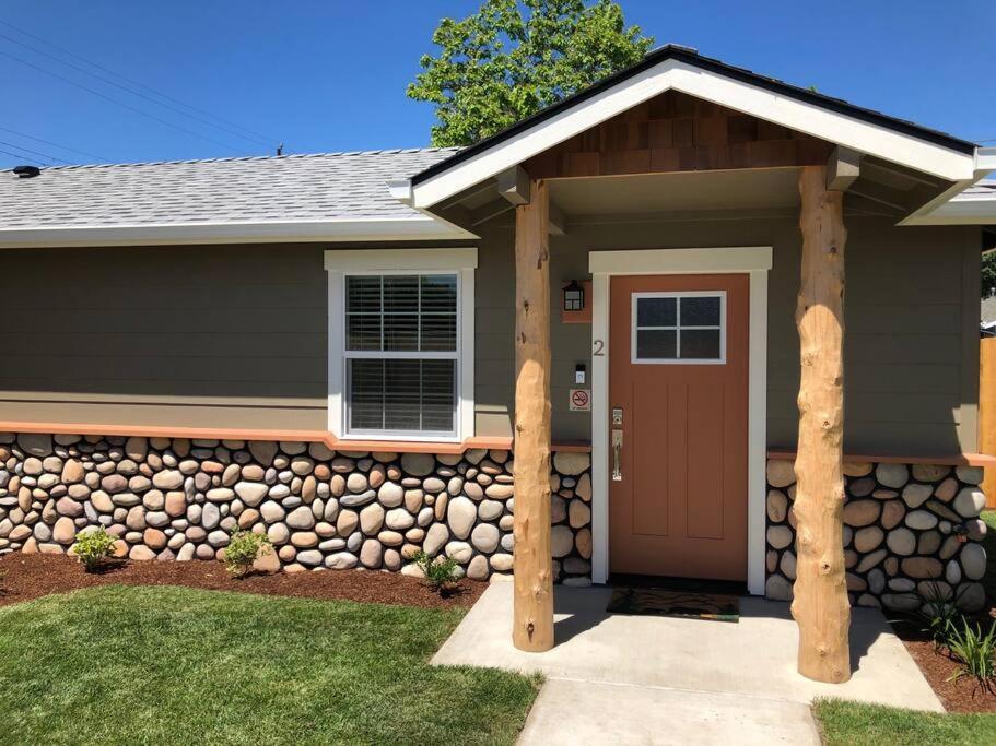 Villa Riverside 2 Grants Pass